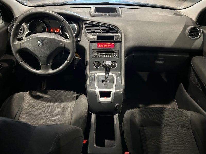 PEUGEOT 5008 1.6 HDI 115CH
