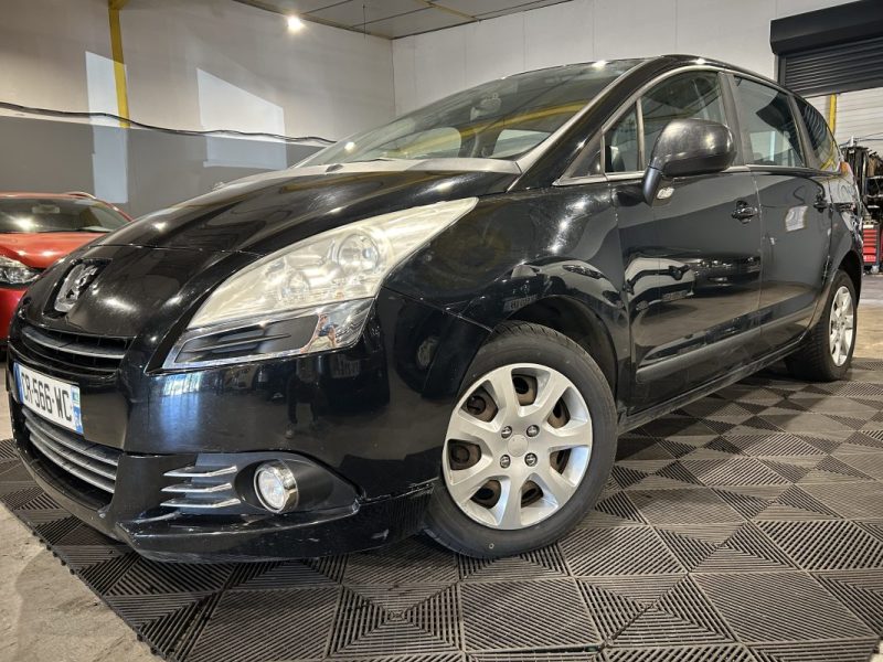 PEUGEOT 5008 1.6 HDI 115CH