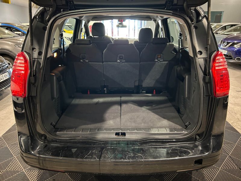 PEUGEOT 5008 1.6 HDI 115CH