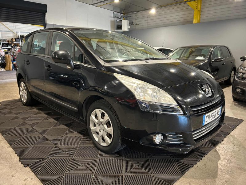 PEUGEOT 5008 1.6 HDI 115CH