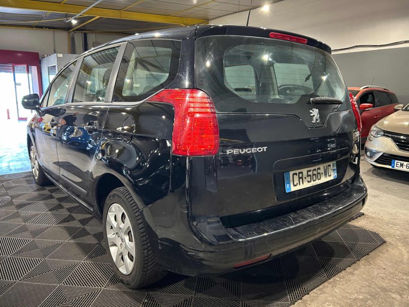 PEUGEOT 5008 1.6 HDI 115CH