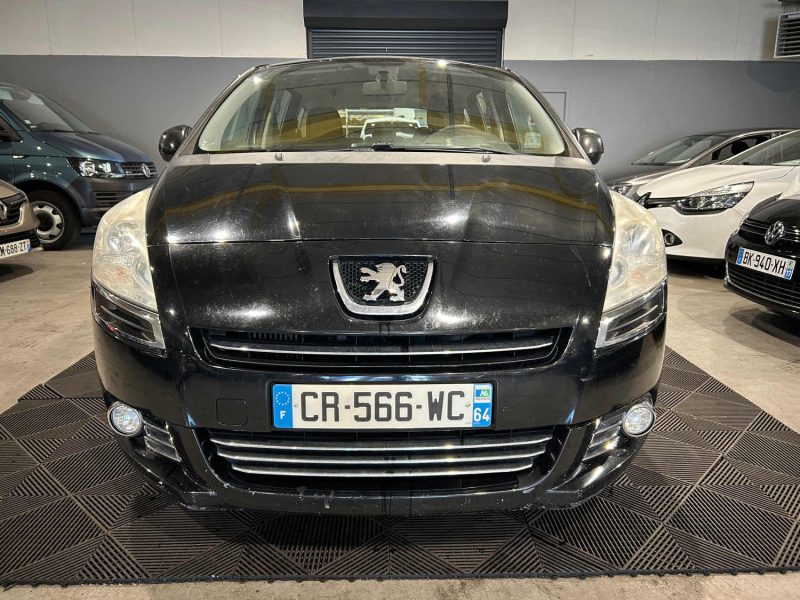 PEUGEOT 5008 1.6 HDI 115CH