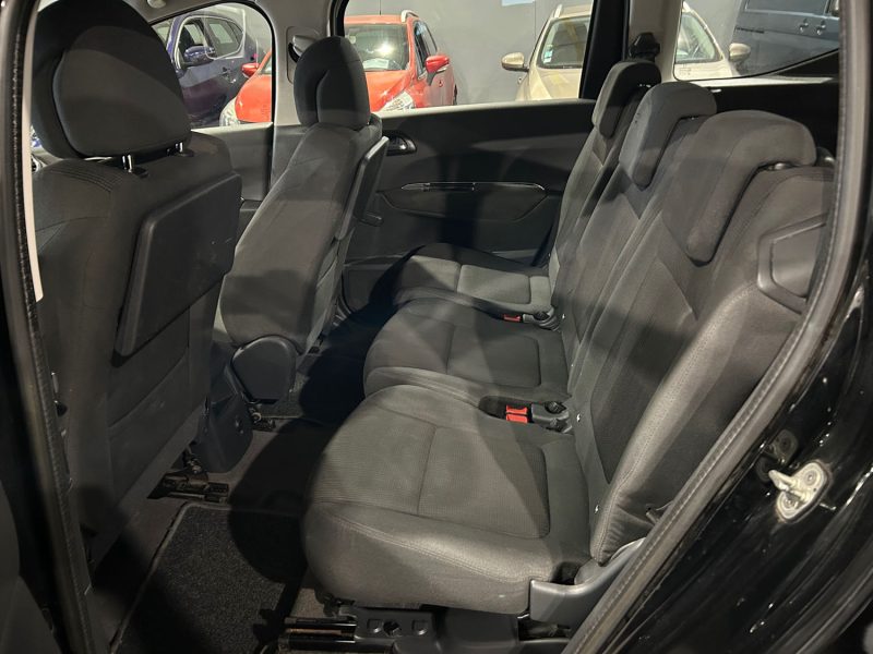 PEUGEOT 5008 1.6 HDI 115CH