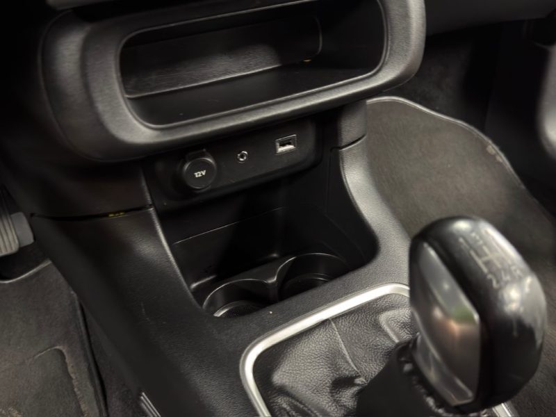 CITROEN C3 II SHINE 1.2 82 Cv 1ERE MAIN APPLE CARPLAY & ANDROID AUTO ECRAN TACTILE - GARANTIE 1 AN