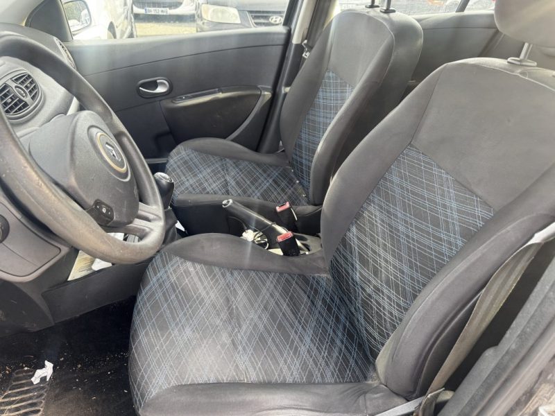 RENAULT CLIO III AUTHENTIQUE 1.5DCI 70 2009