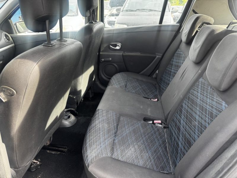 RENAULT CLIO III AUTHENTIQUE 1.5DCI 70 2009