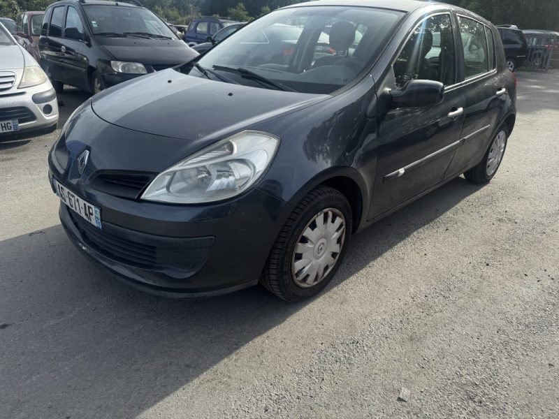 RENAULT CLIO III AUTHENTIQUE 1.5DCI 70 2009