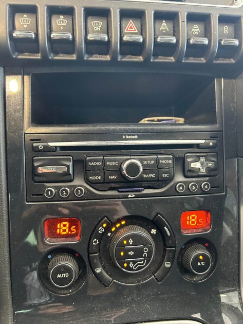 PEUGEOT 3008 1.6 HDI 16V 110 PREMIUM PACK 2009