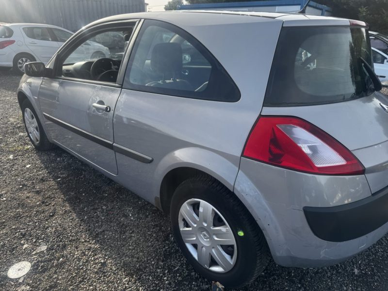 RENAULT MEGANE  2003
