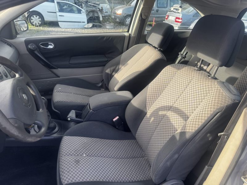 RENAULT MEGANE  2003