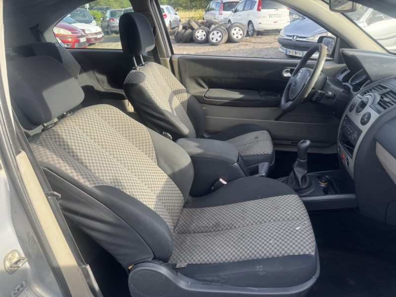 RENAULT MEGANE  2003