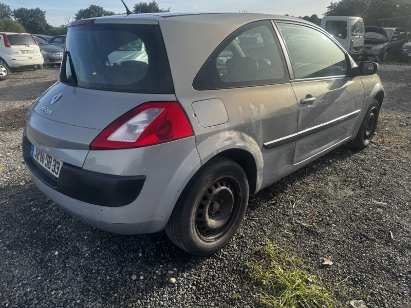 RENAULT MEGANE  2003