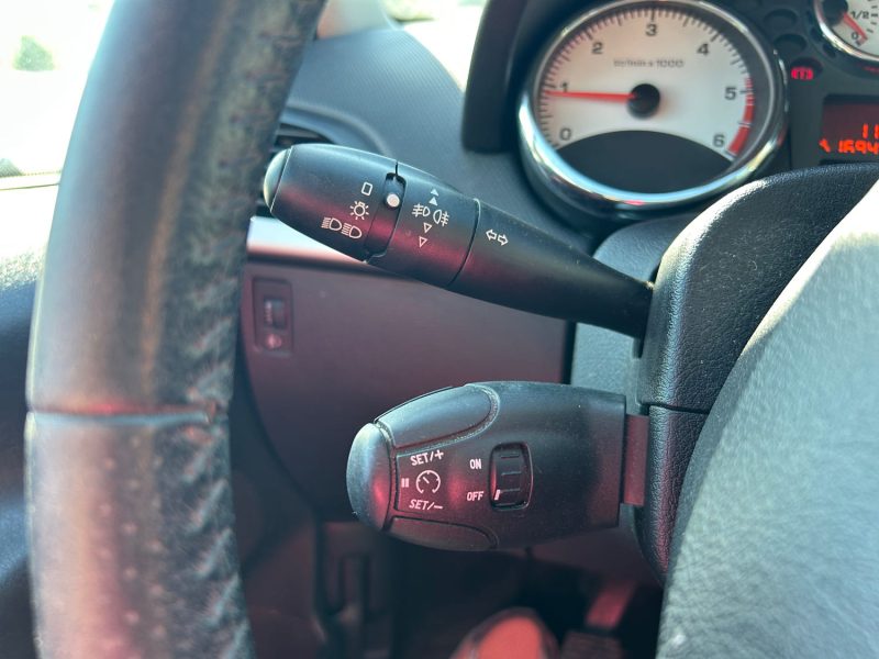 PEUGEOT 207 1.4 HDI 70 URBAN 2011