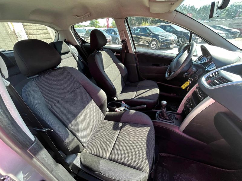 PEUGEOT 207 1.4 HDI 70 URBAN 2011