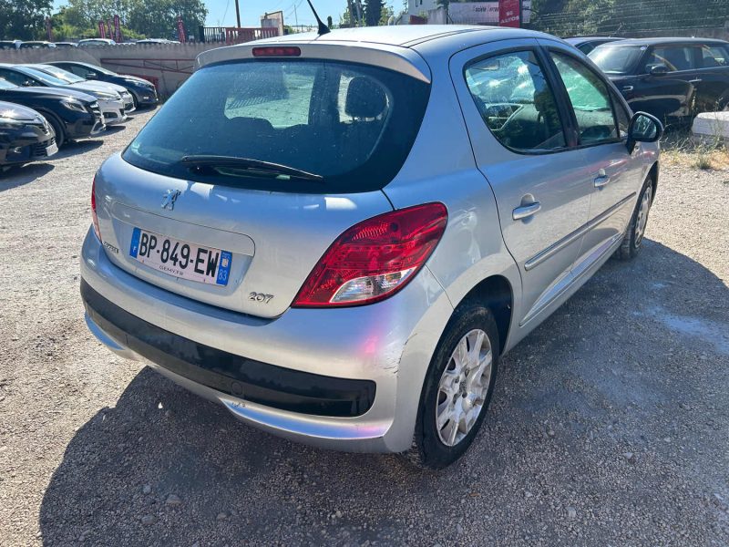 PEUGEOT 207 1.4 HDI 70 URBAN 2011