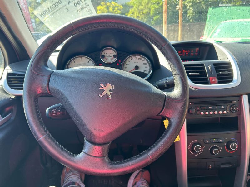PEUGEOT 207 1.4 HDI 70 URBAN 2011