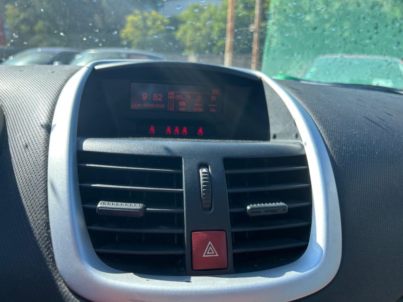 PEUGEOT 207 1.4 HDI 70 URBAN 2011
