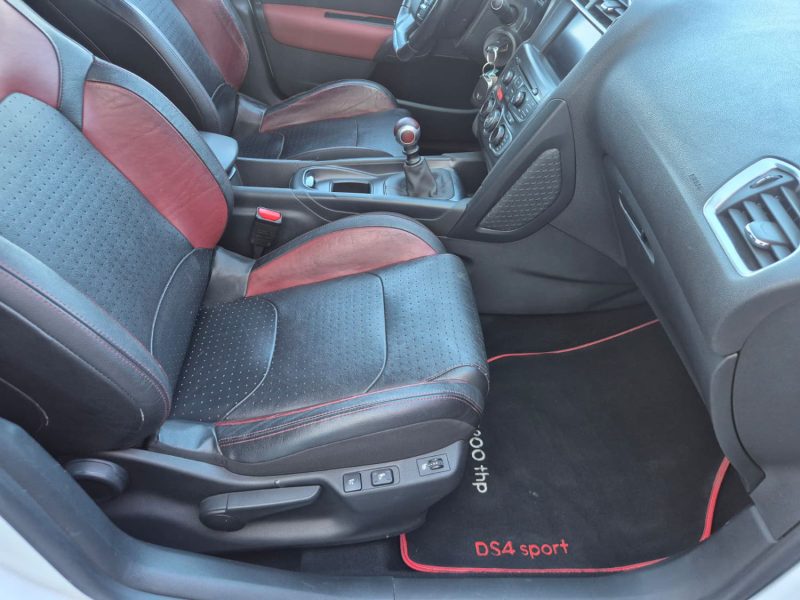 CITROEN DS4 THP 200 SPORT CHIC  2011