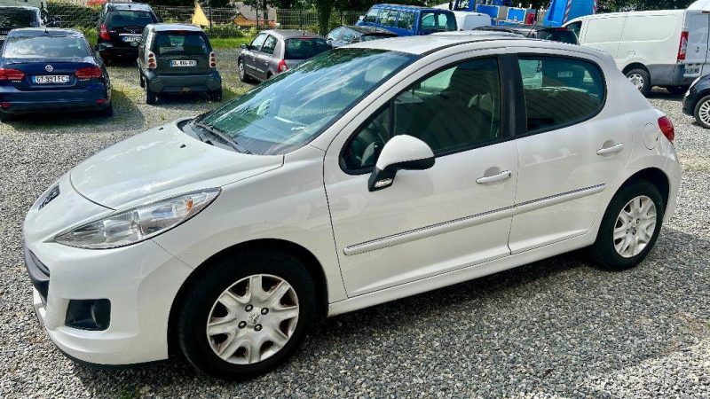 PEUGEOT 207 1.4 HDI 207 PLUS 2014