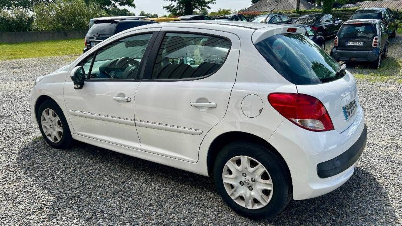 PEUGEOT 207 1.4 HDI 207 PLUS 2014