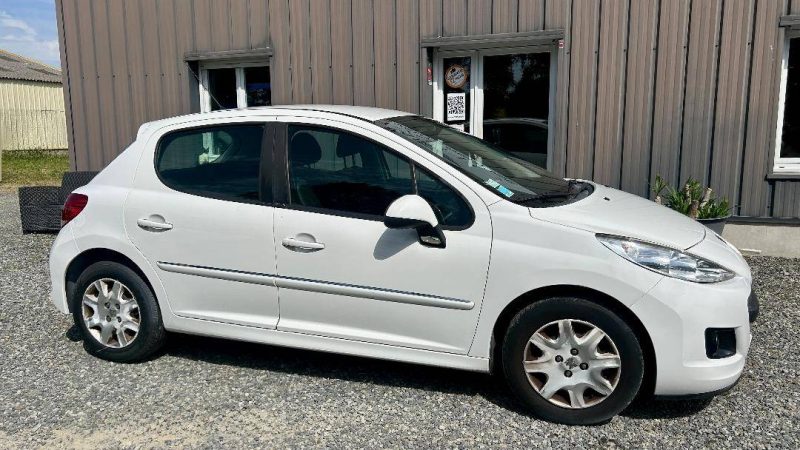 PEUGEOT 207 1.4 HDI 207 PLUS 2014