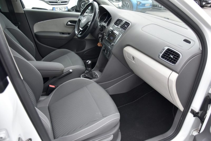 VOLKSWAGEN POLO V 1.2 TSI 90CH CUP 5P -103 000KM 2015