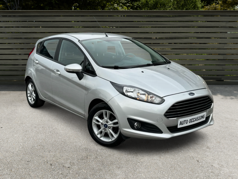 FORD FIESTA 1.25 i PACK TITANIUM 94000KM 1er MAIN GARANTIE 6 MOIS 