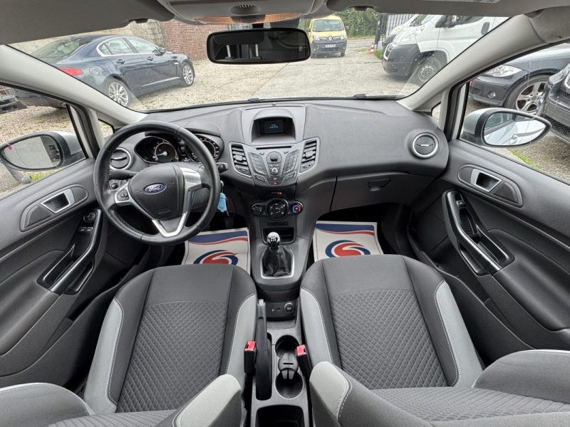 FORD FIESTA 1.25 i PACK TITANIUM 94000KM 1er MAIN GARANTIE 6 MOIS 