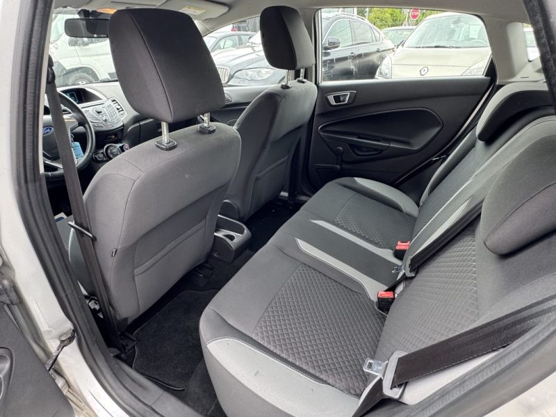 FORD FIESTA 1.25 i PACK TITANIUM 94000KM 1er MAIN GARANTIE 6 MOIS 