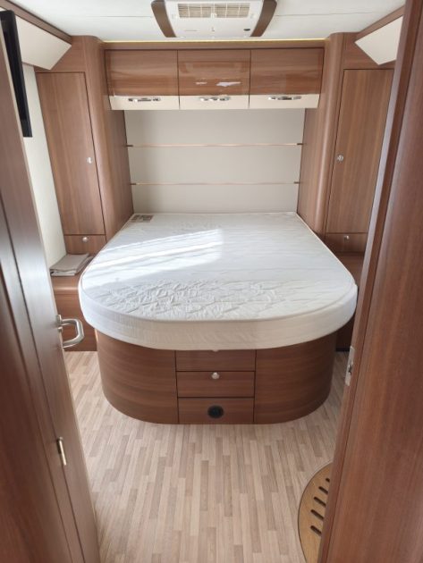 🚐 LMC EXPLORER COMFORT I745 du Groupe HYMER 