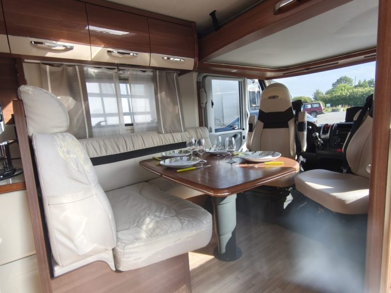🚐 LMC EXPLORER COMFORT I745 du Groupe HYMER 