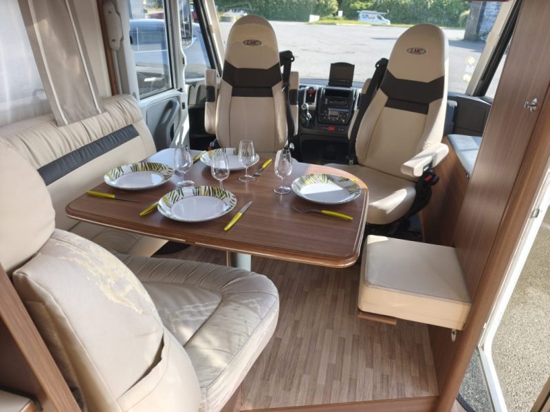 🚐 LMC EXPLORER COMFORT I745 du Groupe HYMER 