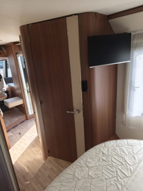 🚐 LMC EXPLORER COMFORT I745 du Groupe HYMER 