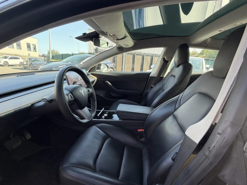 TESLA MODEL 3 STANDARD RANGE PLUS 2019