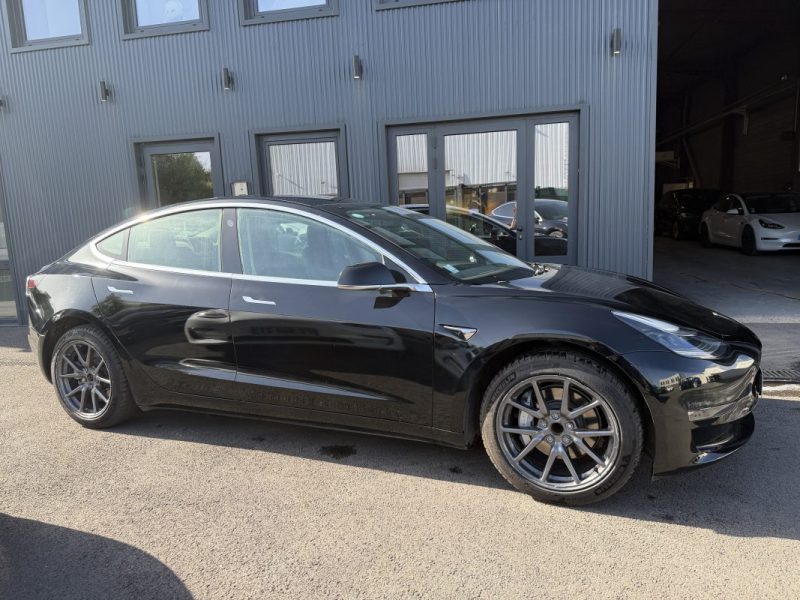 TESLA MODEL 3 STANDARD RANGE PLUS 2019