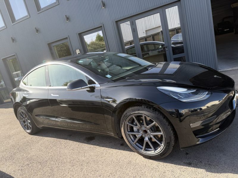 TESLA MODEL 3 STANDARD RANGE PLUS 2019