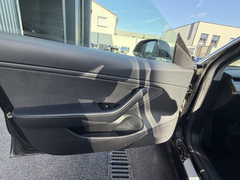 TESLA MODEL 3 STANDARD RANGE PLUS 2019