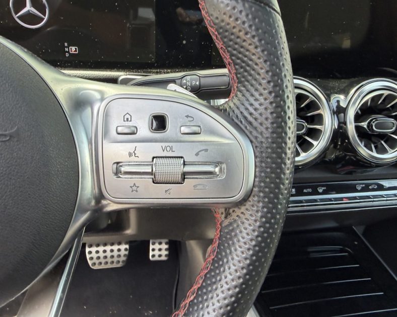 MERCEDES GLB 200 d AMG Line 7 Places 8G-DCT / 1ere Main / ENTRETIEN COMPLET MERCEDES