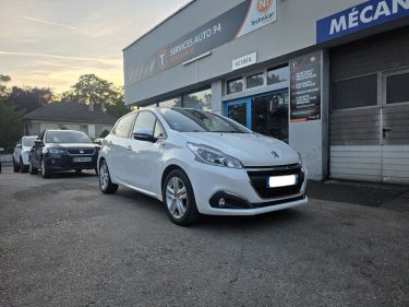PEUGEOT 208 1.6 BLUE HDI 75ch STYLE