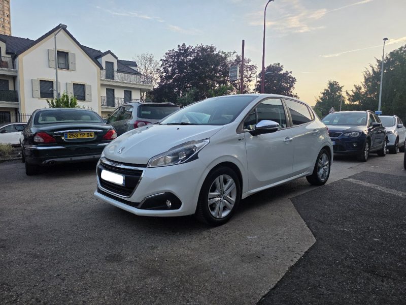 PEUGEOT 208 1.6 BLUE HDI 75ch STYLE