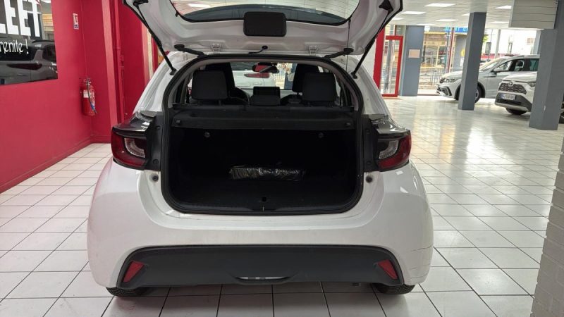 TOYOTA YARIS 4 BERLINE 116cv DYNAMIC BUSINESS 2022/1 ERE MAIN/TVA RECUPERABLE
