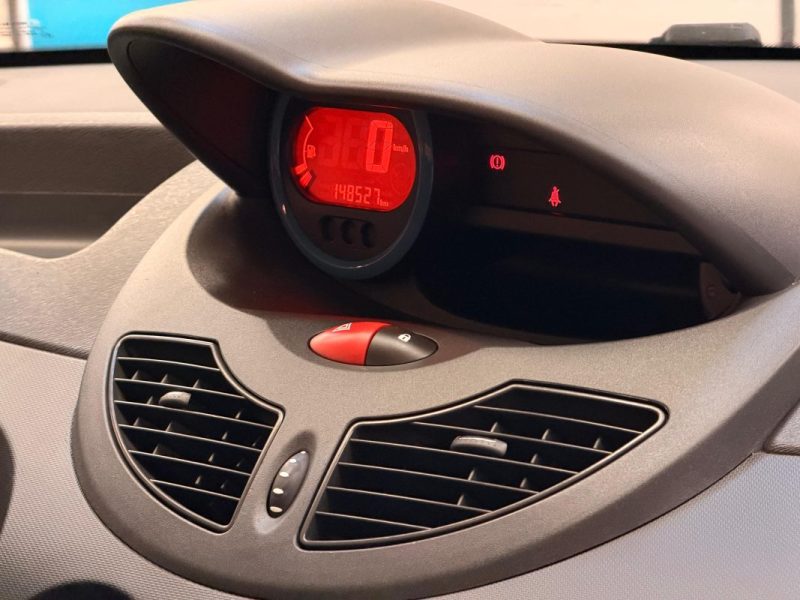 Renault Twingo 2 1.2L 16V Privilège 75CH