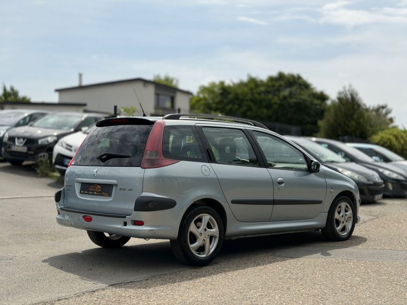 Peugeot 206 SW 1.6 16V 110ch Griffe Pack - Cuir - Clim Auto - Révisée - Garantie 3 Mois