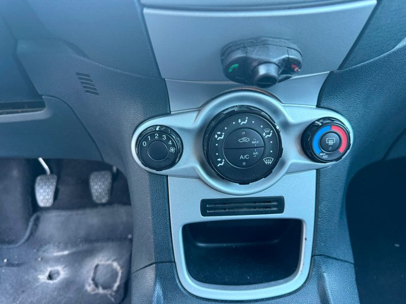 Ford Fiesta 1.4 TDCI 70ch Ambiente