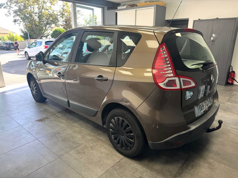 RENAULT SCENIC III 1.5 DCI 85 AUTHENTIQUE BVM6 2009