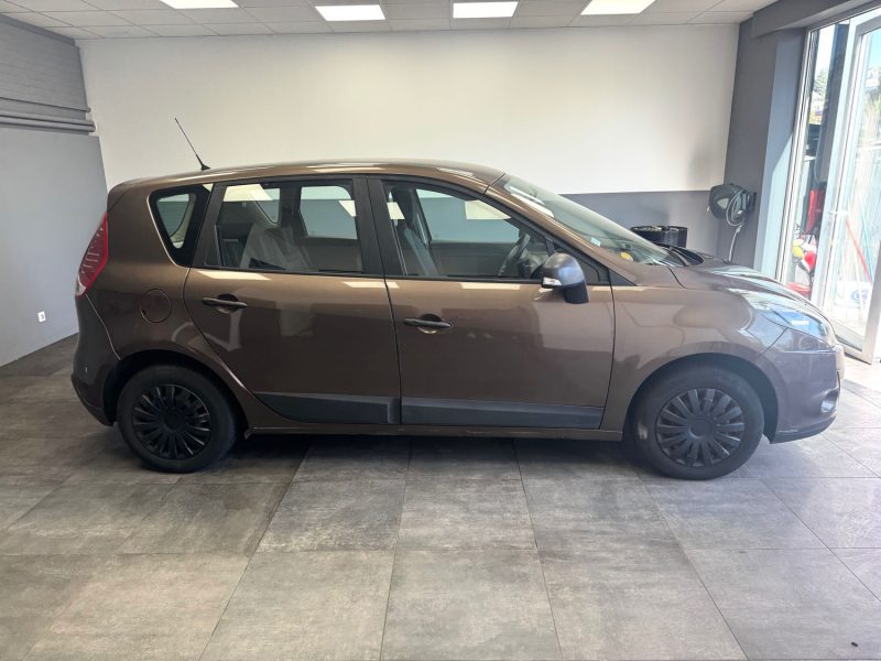 RENAULT SCENIC III 1.5 DCI 85 AUTHENTIQUE BVM6 2009