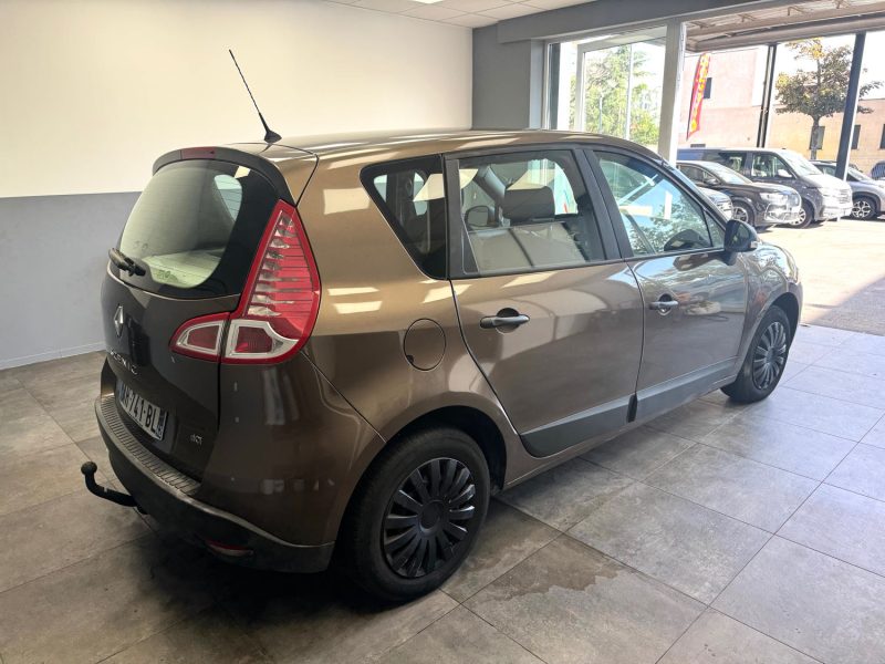 RENAULT SCENIC III 1.5 DCI 85 AUTHENTIQUE BVM6 2009