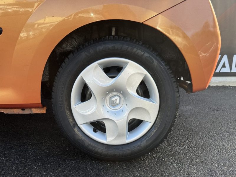 RENAULT TWINGO II 1.2 75 RIP CURL 2008