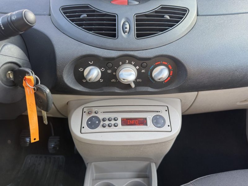 RENAULT TWINGO II 1.2 75 RIP CURL 2008