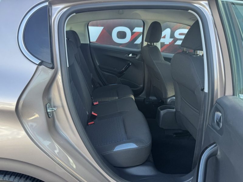 PEUGEOT 208 1.2 VTI 82 ACTIVE 2014